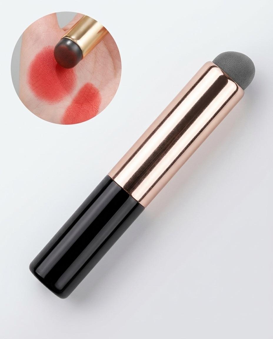 lip-bla.jpg