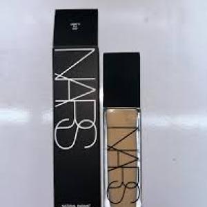 Nars Natural Radiant Longwear Foundation shade 1 Pcs