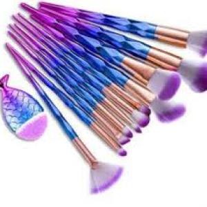Professional Diamond Handle synthetic fiber Makeup Brush Set with Big Fish Tail for Foundation Eyeshadow Lips - 12 Pieces and Silicone Egg