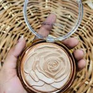 Love Face Highlighter for Face Makeup ,Highly Pigmented & Lightweight 1 Pcs (Multicolor)
