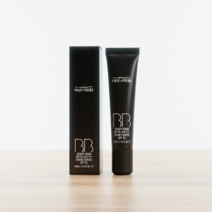 Professional Foundation skin tone, for dry skin tone, Luminous Finish( Pack of 1).