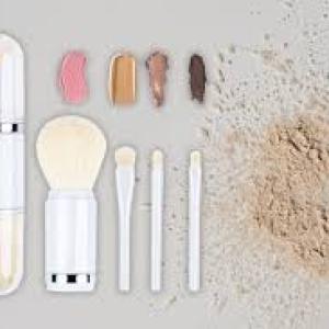 Makeup Brush Set 4 in 1 Portable Travel Blending Powder Foundation Brush.