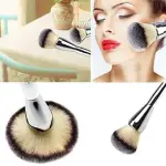 Soft Bristle Makeup Brush Tool- Silver (Pack of 1)